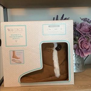 Women’s microfiber boots